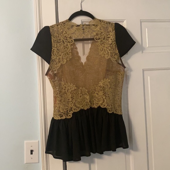 Stylish and unique gold and black top - Picture 4 of 4